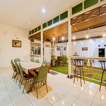 D'Talent Hotel Yogyakarta Exterior photo
