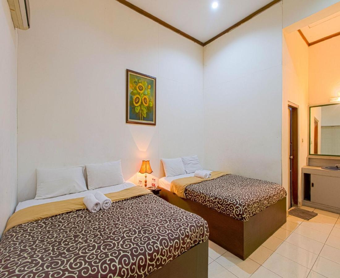 D'Talent Hotel Yogyakarta Exterior photo