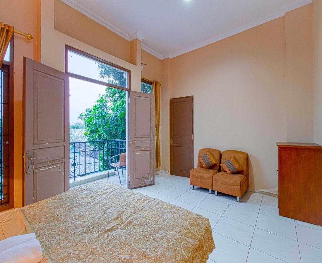 D'Talent Hotel Yogyakarta Exterior photo
