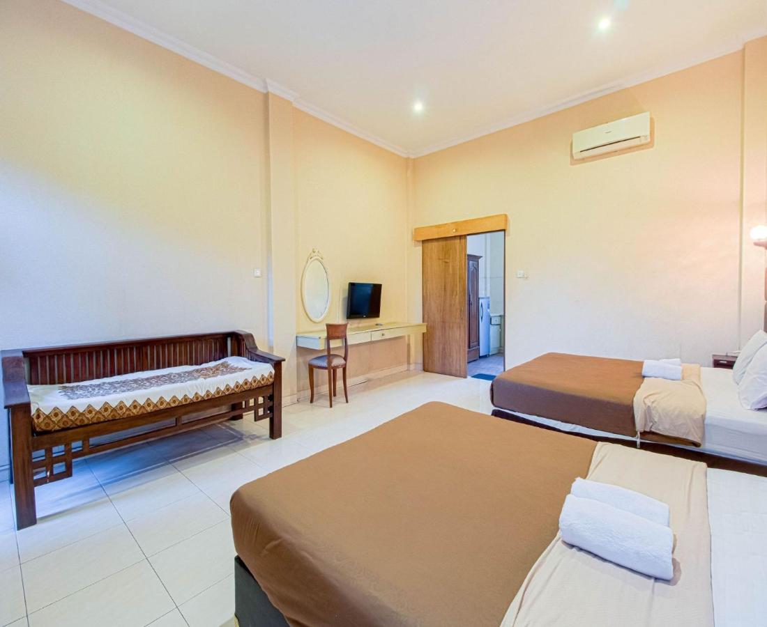 D'Talent Hotel Yogyakarta Exterior photo