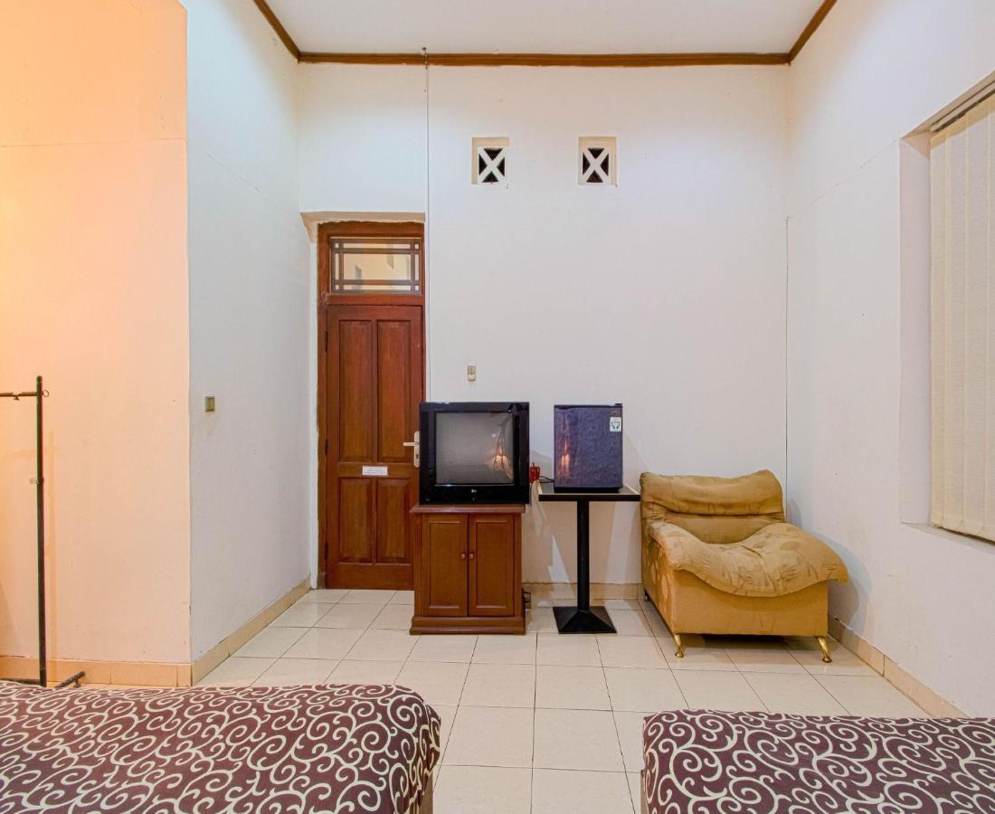 D'Talent Hotel Yogyakarta Exterior photo